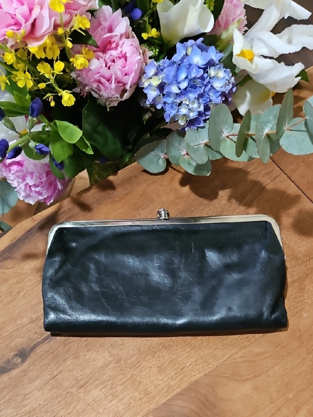 Vintage Hobo Black Leather  Frame-Clasp Clutch Wallet.
